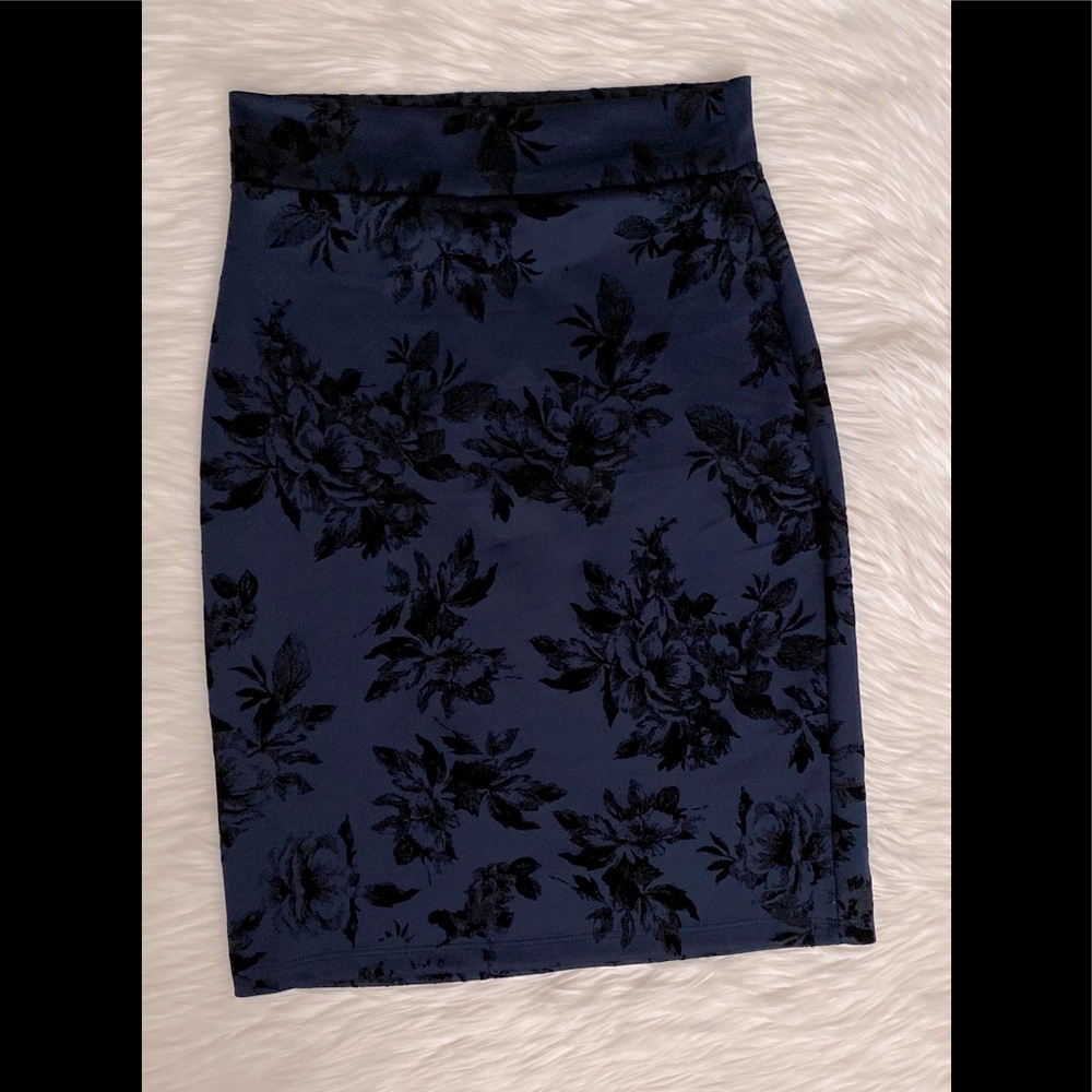 Navy blue pencil skirt with velvety floral design